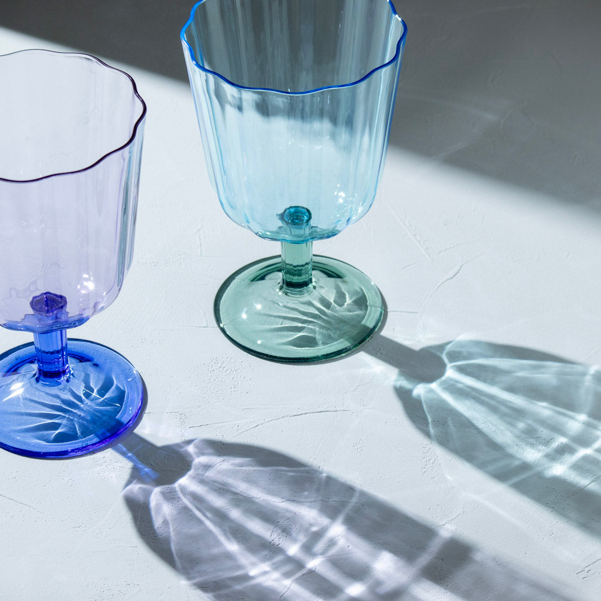 シンプルスカロップ ゴブレットグラス 500ml ピンクグリーン 【MS樹脂